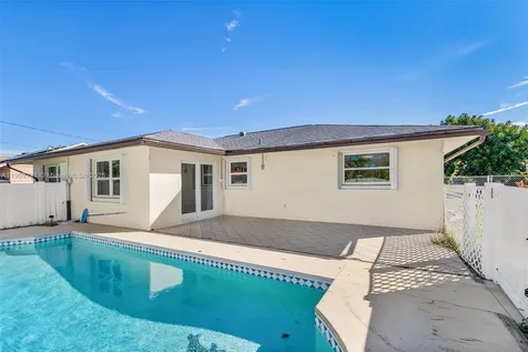 4404 SW 7th Avenue Cape Coral FL 33914