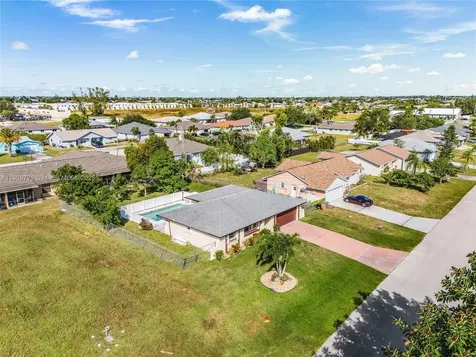 4404 SW 7th Avenue Cape Coral FL 33914