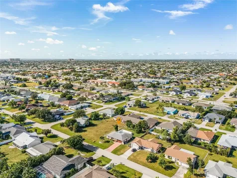 4404 SW 7th Avenue Cape Coral FL 33914