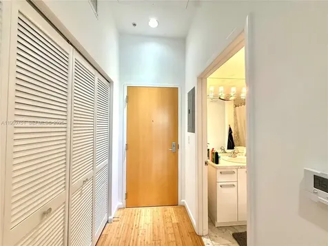 253 NE 2nd Street Miami FL 33132