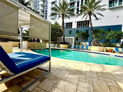 253 NE 2nd Street Miami FL 33132