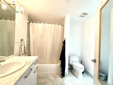 253 NE 2nd Street Miami FL 33132