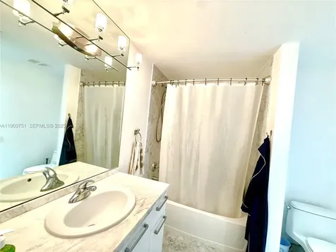 253 NE 2nd Street Miami FL 33132