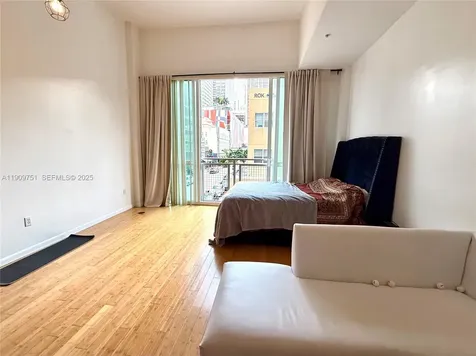 253 NE 2nd Street Miami FL 33132