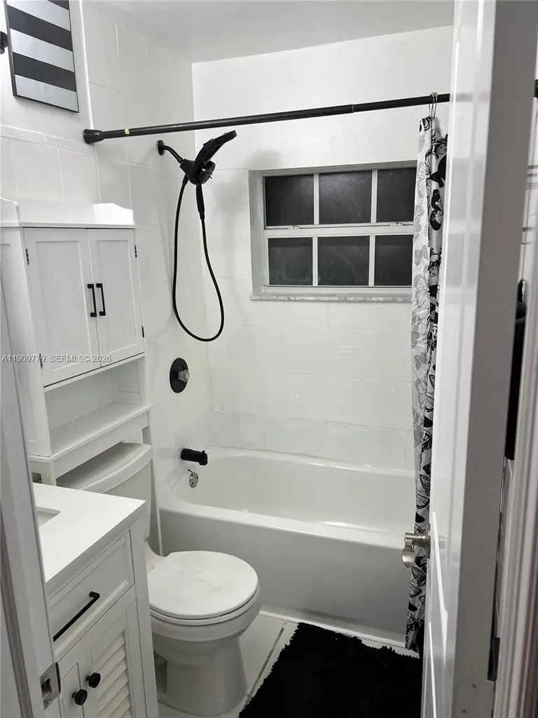 417 SW 8th Avenue Delray Beach FL 33444