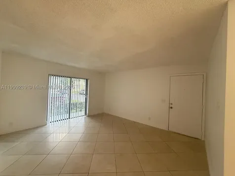 523 Trace Circle Deerfield Beach FL 33441