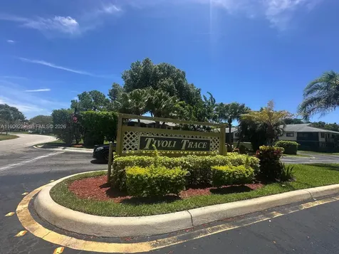 523 Trace Circle Deerfield Beach FL 33441