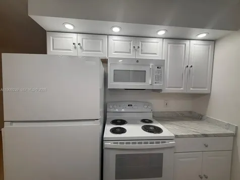 523 Trace Circle Deerfield Beach FL 33441