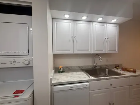 523 Trace Circle Deerfield Beach FL 33441
