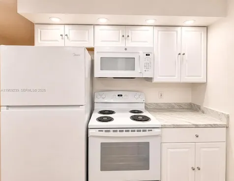 523 Trace Circle Deerfield Beach FL 33441