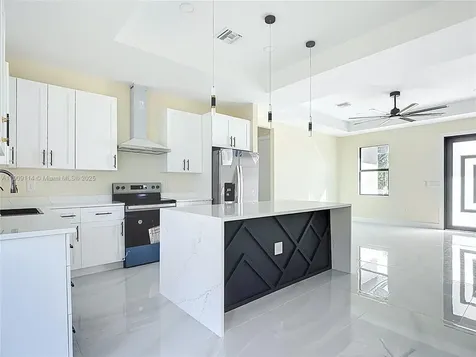 3814 9th Street SW Lehigh Acres FL 33976