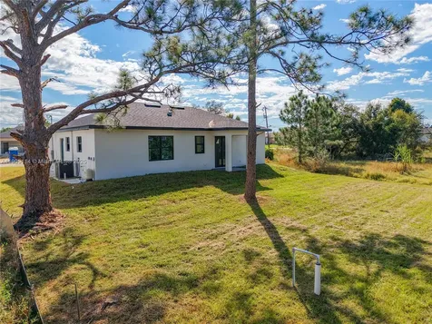 3814 9th Street SW Lehigh Acres FL 33976