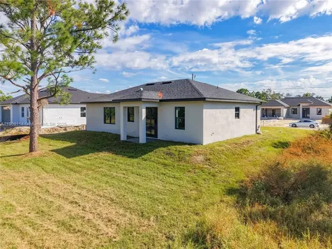 3814 9th Street SW Lehigh Acres FL 33976