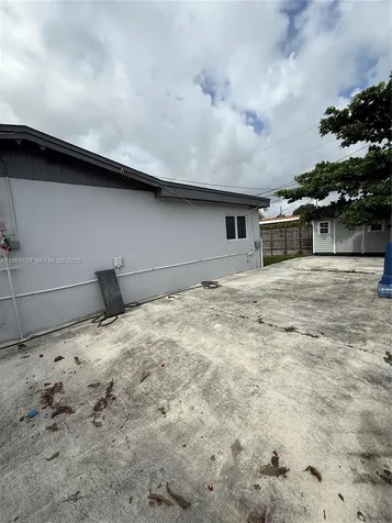 17902 NW 81st Court Hialeah FL 33015