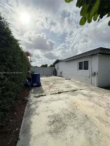 17902 NW 81st Court Hialeah FL 33015