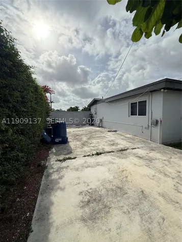 17902 NW 81st Court Hialeah FL 33015