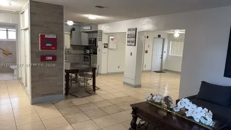 17902 NW 81st Court Hialeah FL 33015
