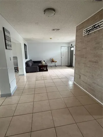 17902 NW 81st Court Hialeah FL 33015