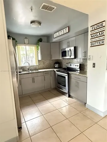 17902 NW 81st Court Hialeah FL 33015