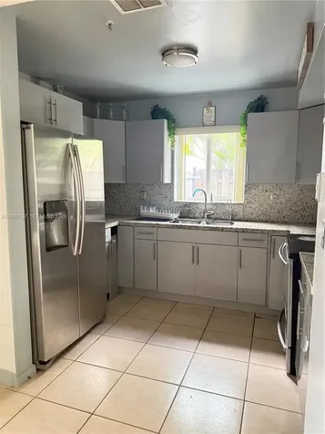 17902 NW 81st Court Hialeah FL 33015