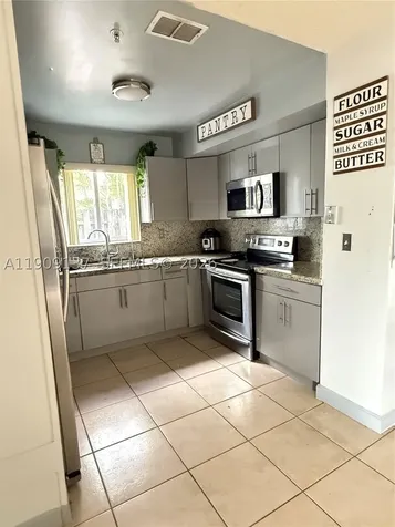 17902 NW 81st Court Hialeah FL 33015