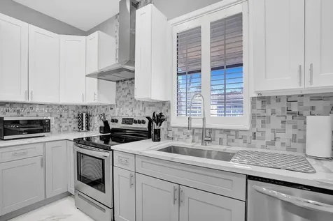1109 SE 12th Street Deerfield Beach FL 33441