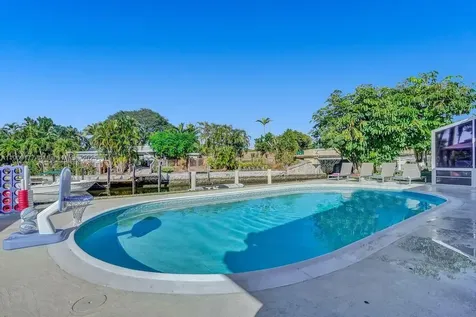 1109 SE 12th Street Deerfield Beach FL 33441