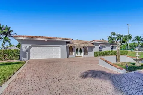 1109 SE 12th Street Deerfield Beach FL 33441