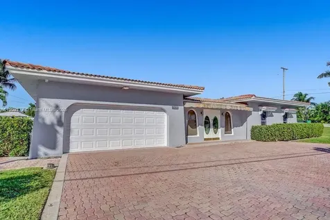1109 SE 12th Street Deerfield Beach FL 33441