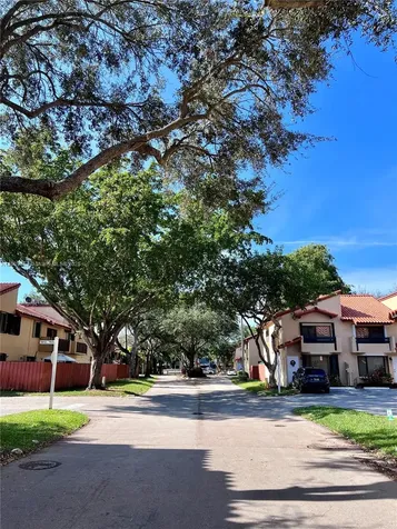 10037 SW 77th Court Miami FL 33156