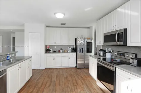 21031 SW 88 Court Cutler Bay FL 33189