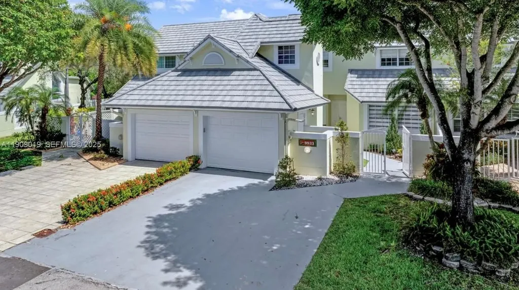 9933 NW 49th Terrace Doral FL 33178