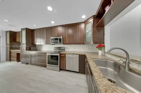 9933 NW 49th Terrace Doral FL 33178