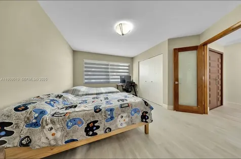 9933 NW 49th Terrace Doral FL 33178