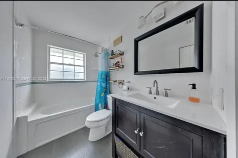 9933 NW 49th Terrace Doral FL 33178