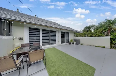 9933 NW 49th Terrace Doral FL 33178
