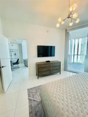 851 NE 1st Avenue Miami FL 33132