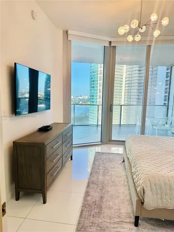 851 NE 1st Avenue Miami FL 33132