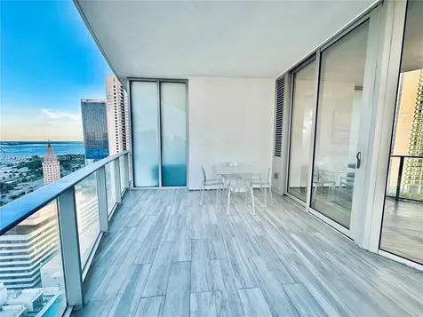 851 NE 1st Avenue Miami FL 33132