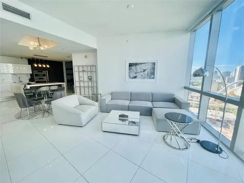 851 NE 1st Avenue Miami FL 33132