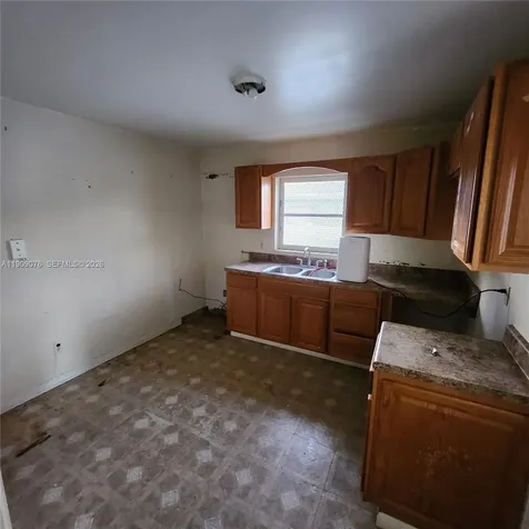 1547 W 10th Street Riviera Beach FL 33404