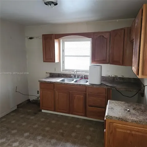 1547 W 10th Street Riviera Beach FL 33404