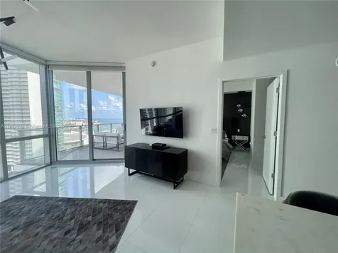 851 NE 1st Avenue Miami FL 33132