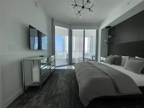 851 NE 1st Avenue Miami FL 33132