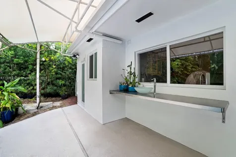3470 N Meridian Avenue Miami Beach FL 33140