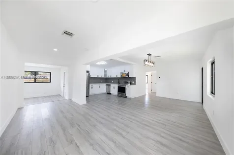 271 NW 143rd Street Miami FL 33168