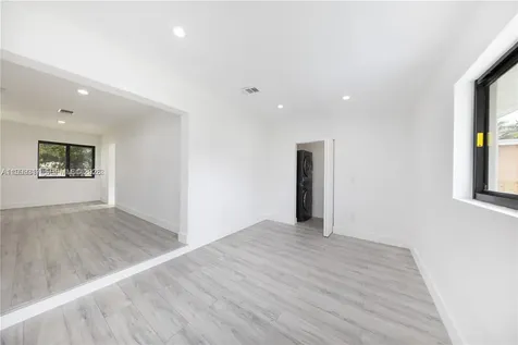 271 NW 143rd Street Miami FL 33168