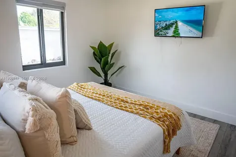 271 NW 143rd Street Miami FL 33168