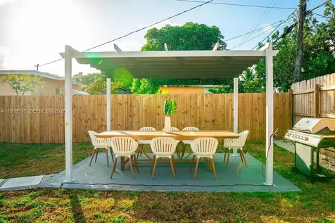 271 NW 143rd Street Miami FL 33168