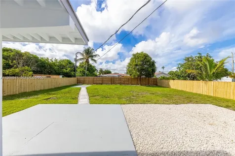 271 NW 143rd Street Miami FL 33168